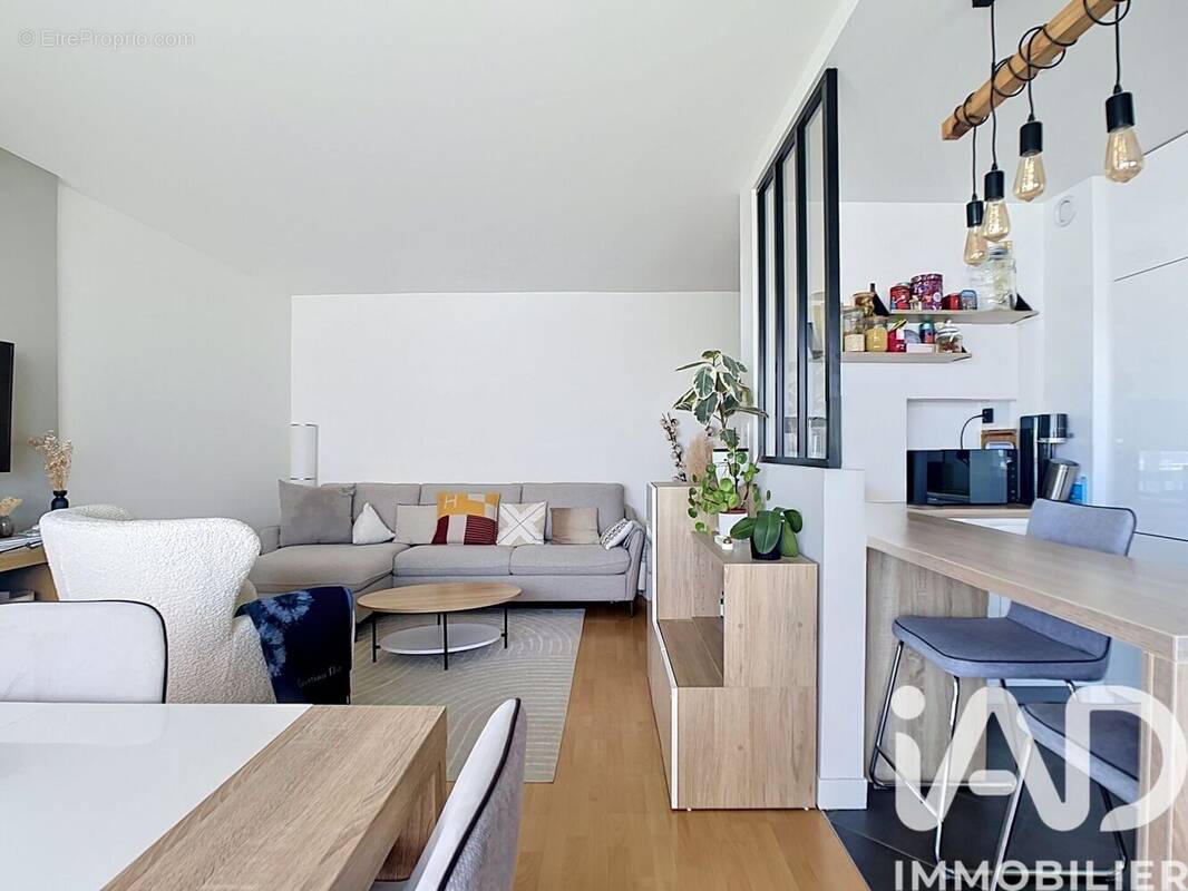 Photo 1 - Appartement à COURBEVOIE