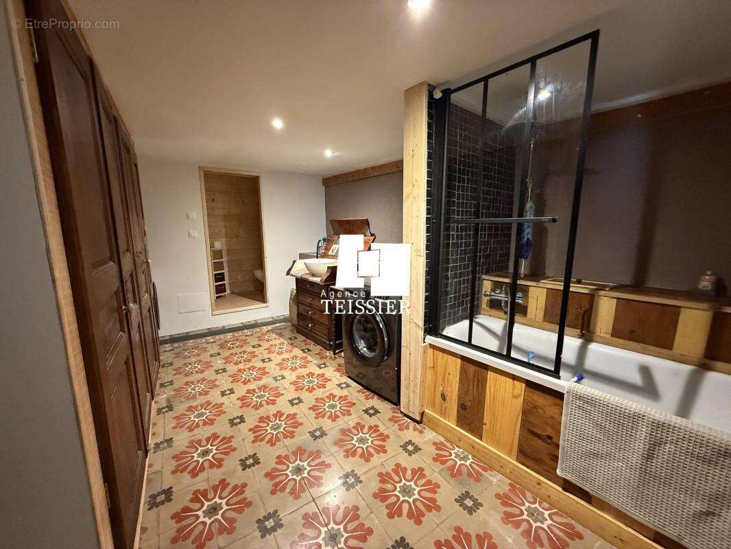 Exclusivité : Centre Les Vans loft avec jardinet - photo 13