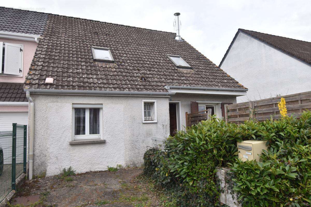 Maison à COSNE-COURS-SUR-LOIRE