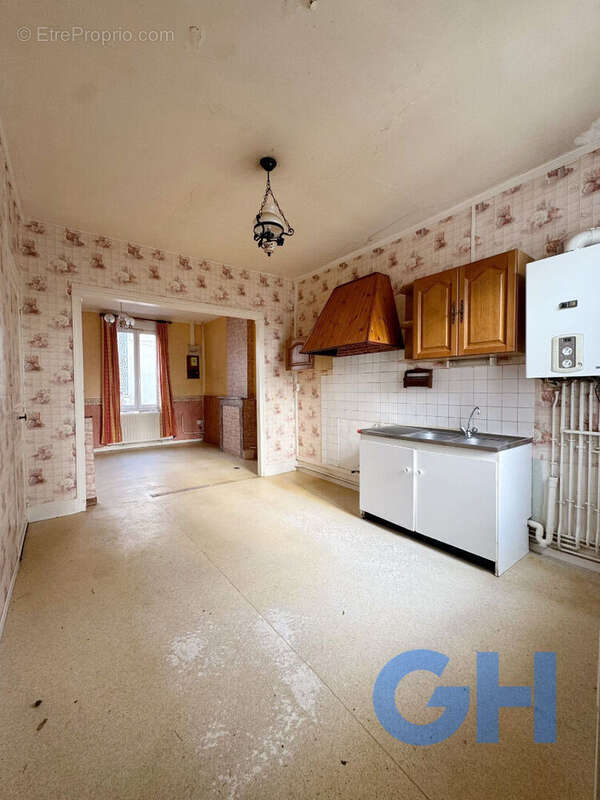 Maison à AULNOYE-AYMERIES