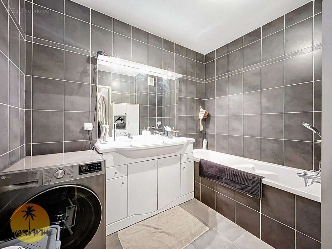 Appartement à SAINT-LAURENT-DU-VAR