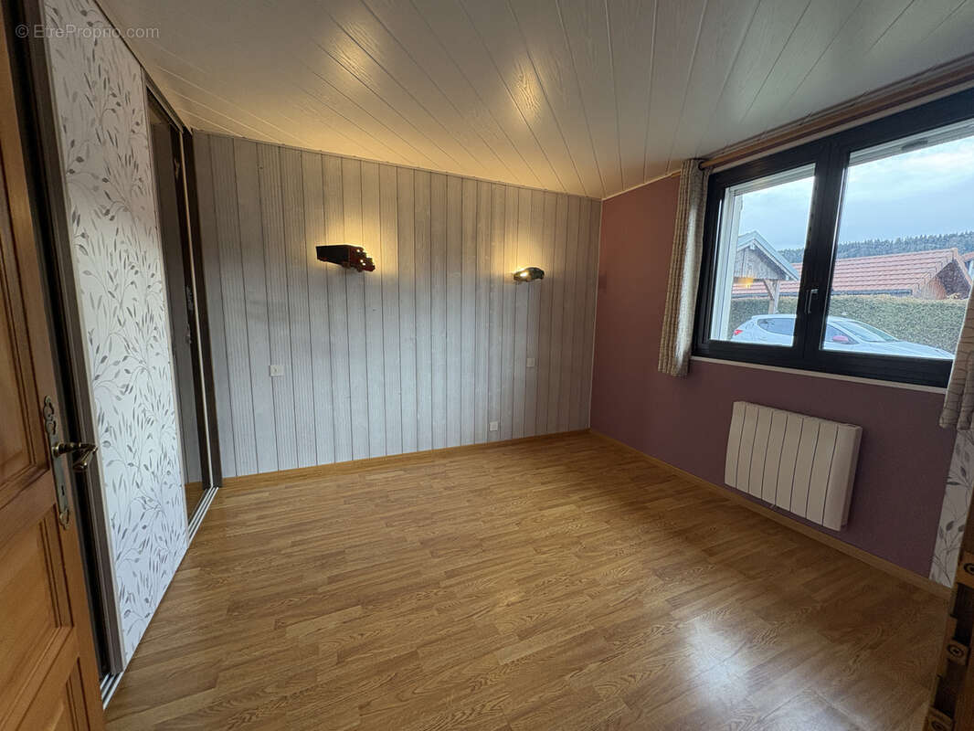 Maison à BIANS-LES-USIERS