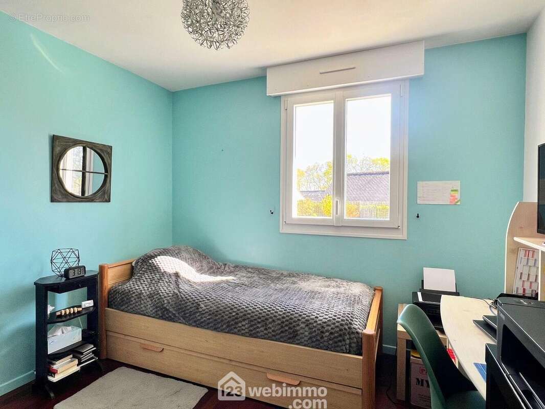 ... d'une seconde chambre de 10 m²... - Maison à MONTREUIL-JUIGNE