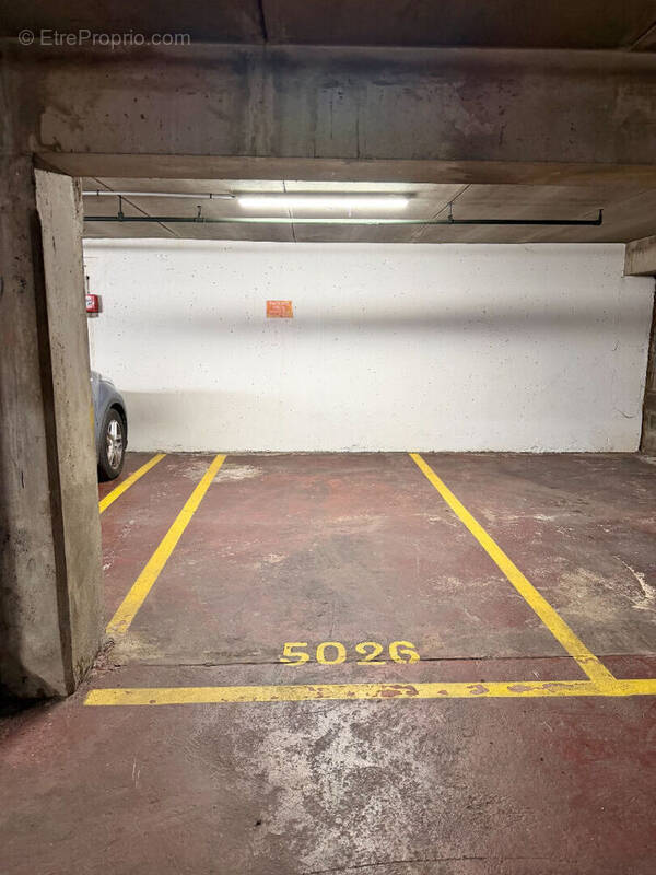 Parking à PARIS-13E
