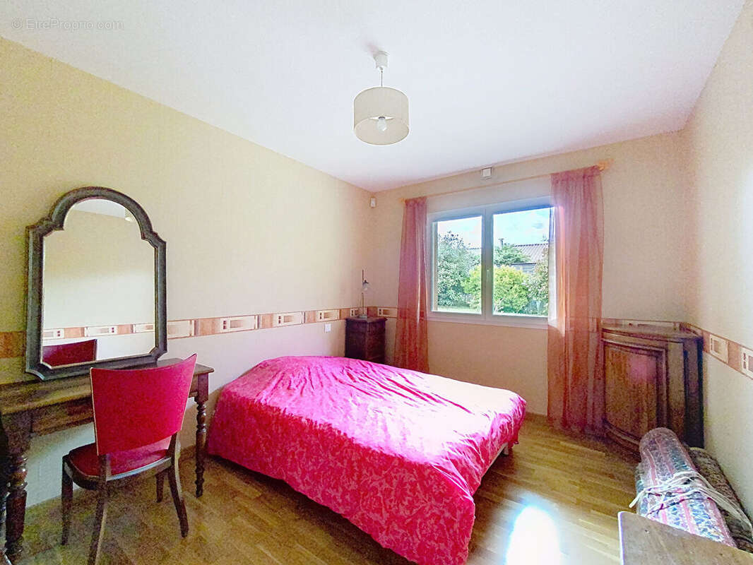 Maison à CAMBLANES-ET-MEYNAC