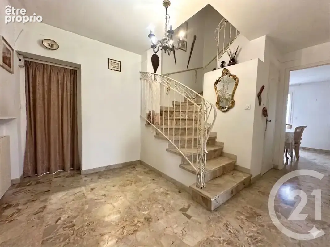 Maison 6 pièces 135 m² à vendre à Six-Fours-Les-Plages (83140) - photo 2