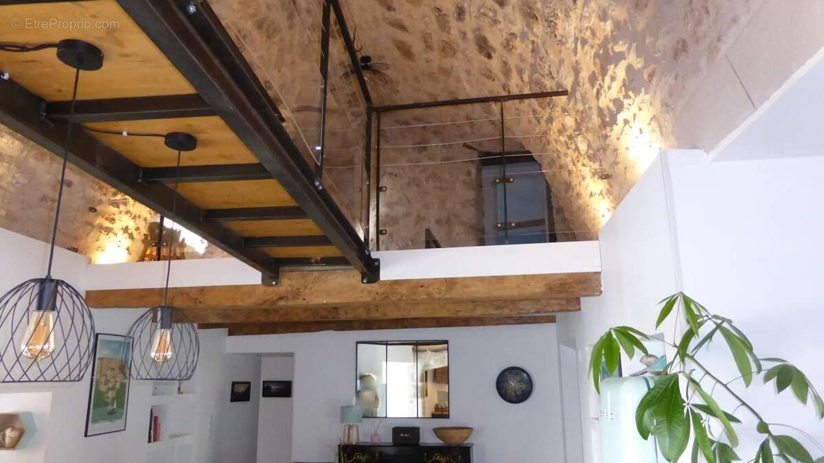 Maison à MOSTUEJOULS