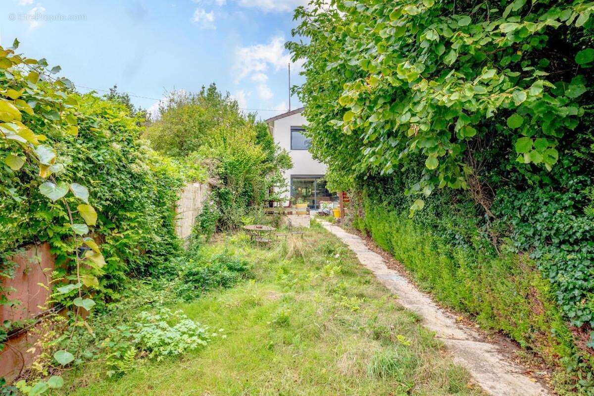 Maison à VITRY-SUR-SEINE