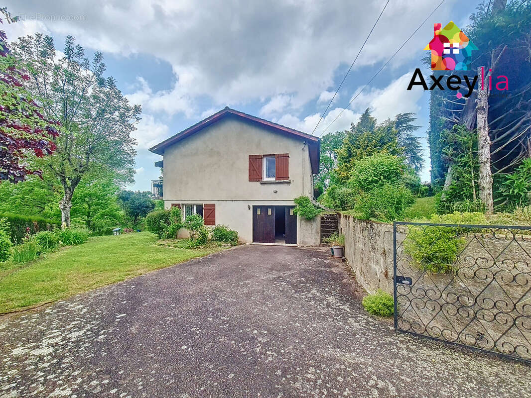 Maison à LA CLAYETTE