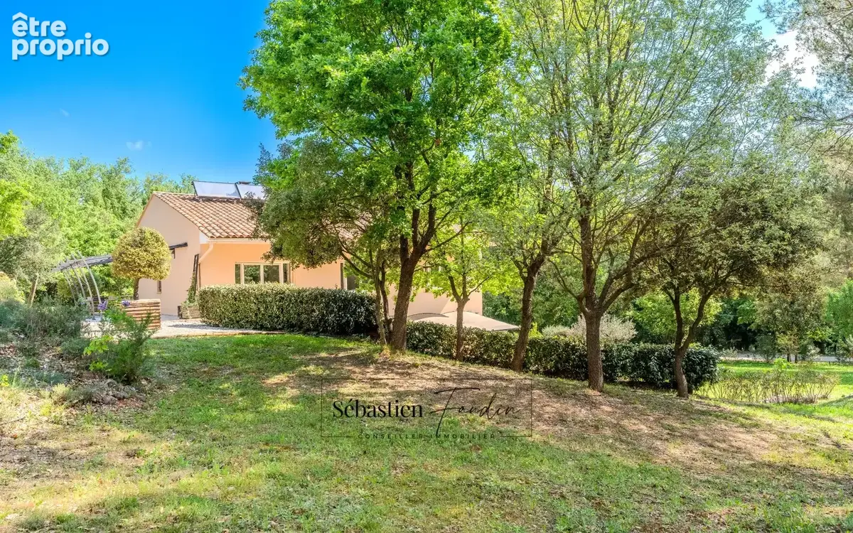 Domaine à vendre à Rousset à 15 minutes d'Aix-en-Provence - 8 000 m² - plusieurs logements - 262 m² habitables - calme absolu -  - photo 30