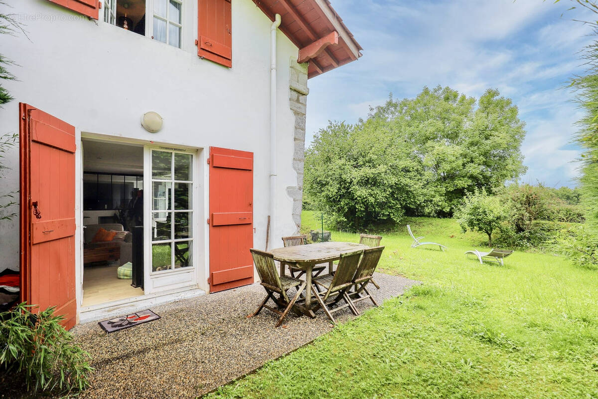 Appartement à URRUGNE