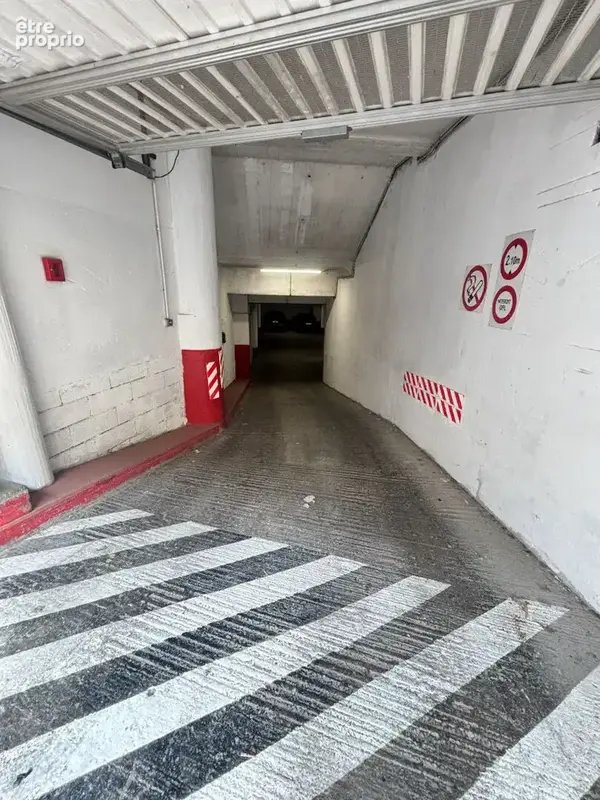 GARAGE / PARKING - Béziers - 671 m2 - photo 4