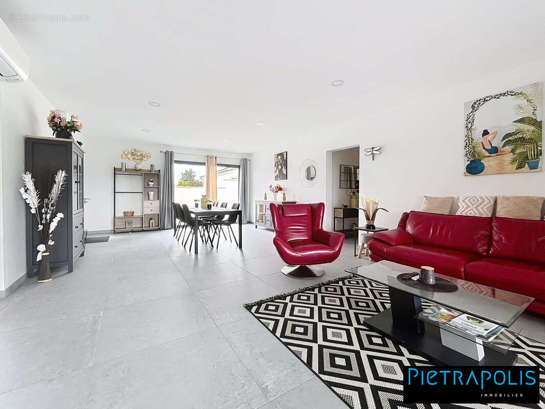 Maison à CRECHES-SUR-SAONE