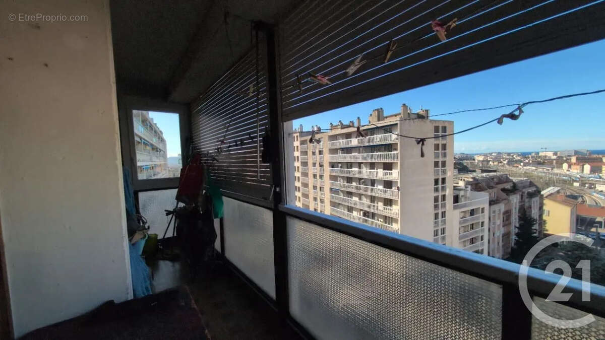 Appartement à MARSEILLE-4E