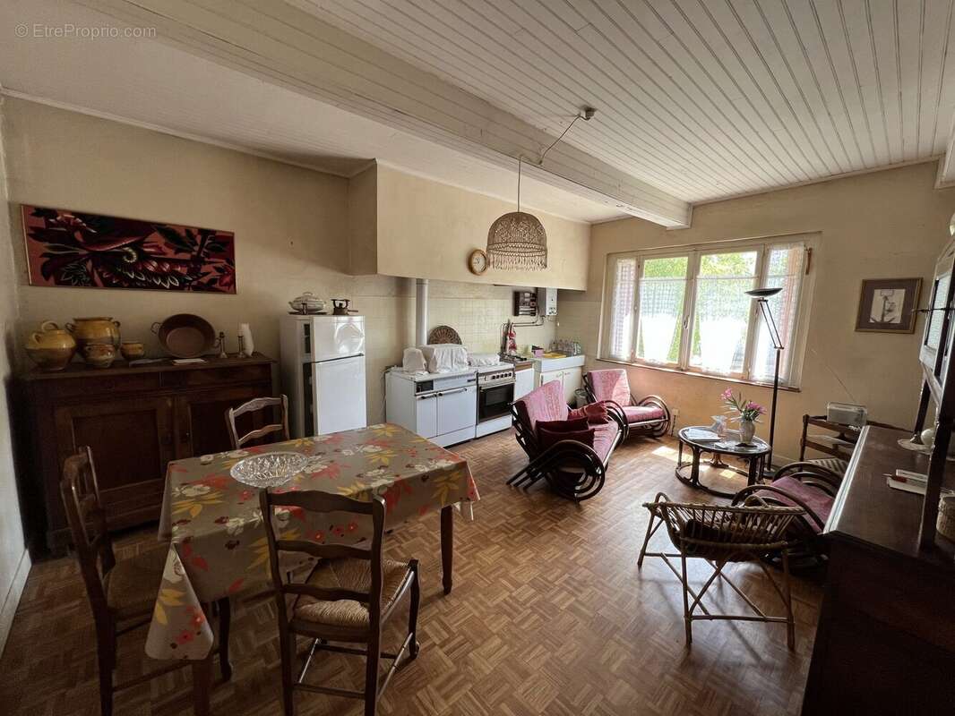 Maison 99 m² à Castelsagrat  - photo 4