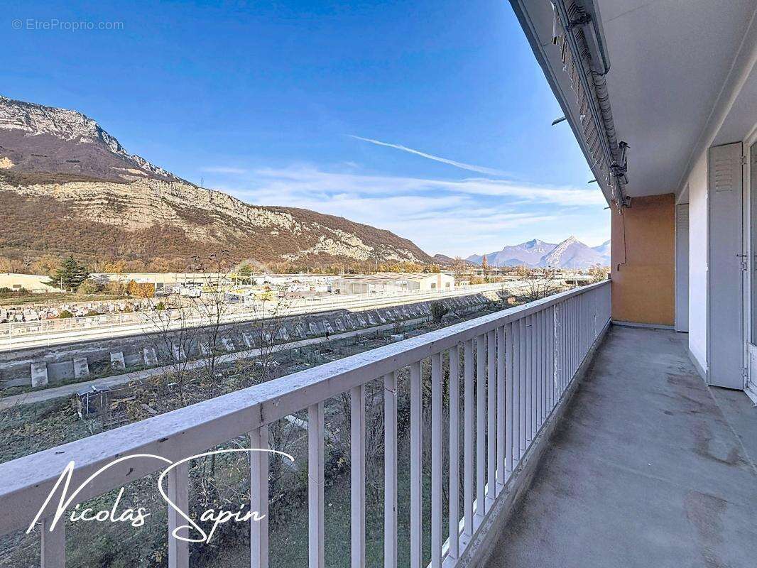 Appartement à LE PONT-DE-CLAIX