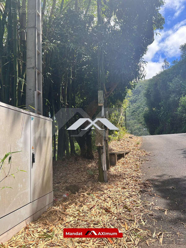 Terrain à ENTRE-DEUX