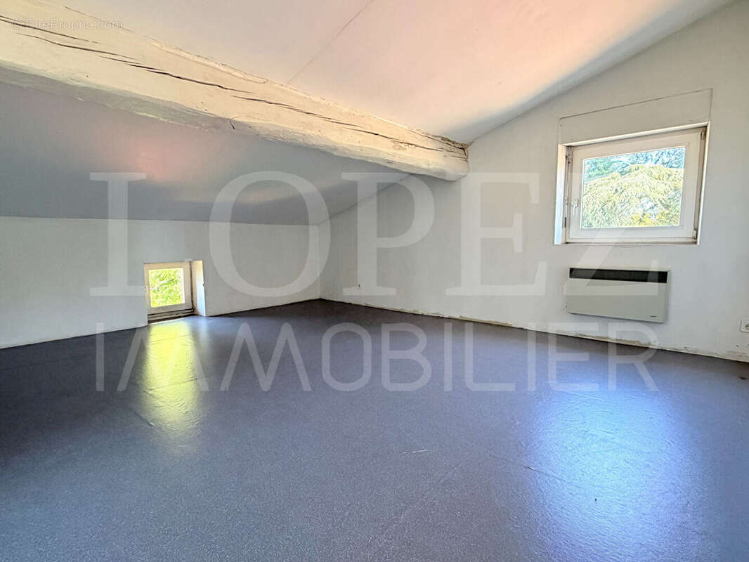 Maison à AUSSILLON