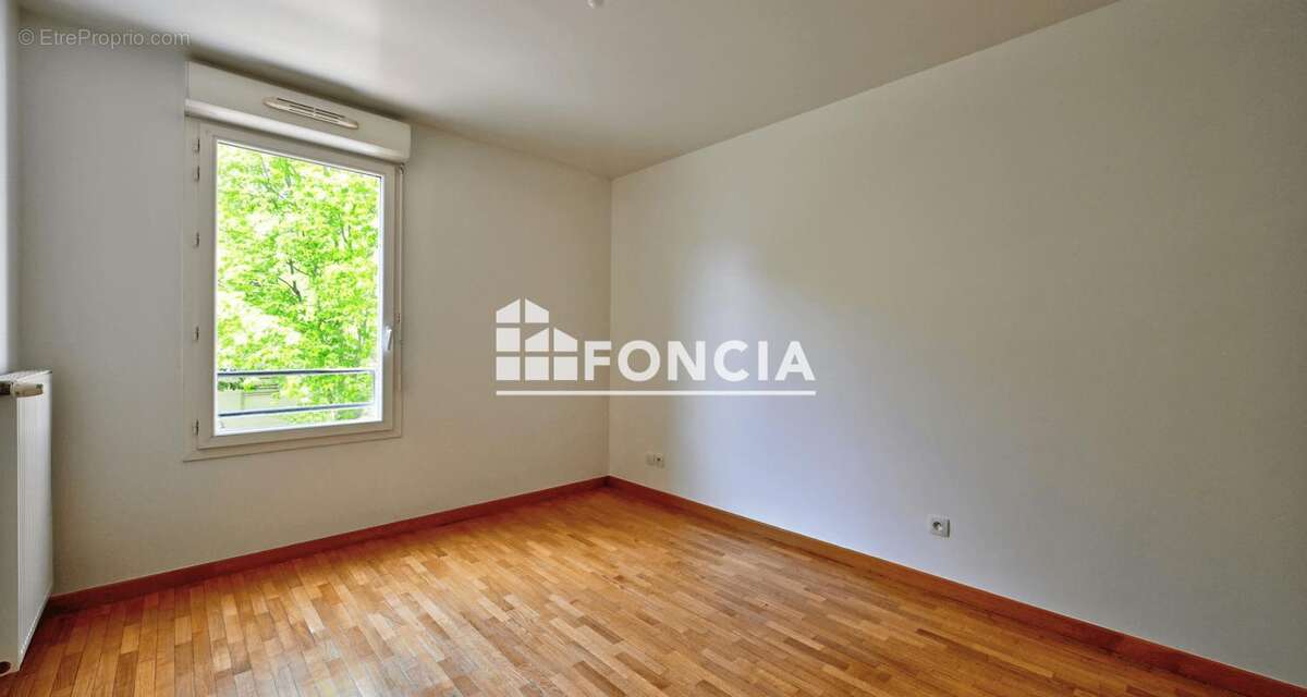 Appartement 2 pièces rénové en 2025 avec parking en sous-sol, au 1er étage avec ascenseur, dans une résidence sécurisée à 5 minu - photo 5