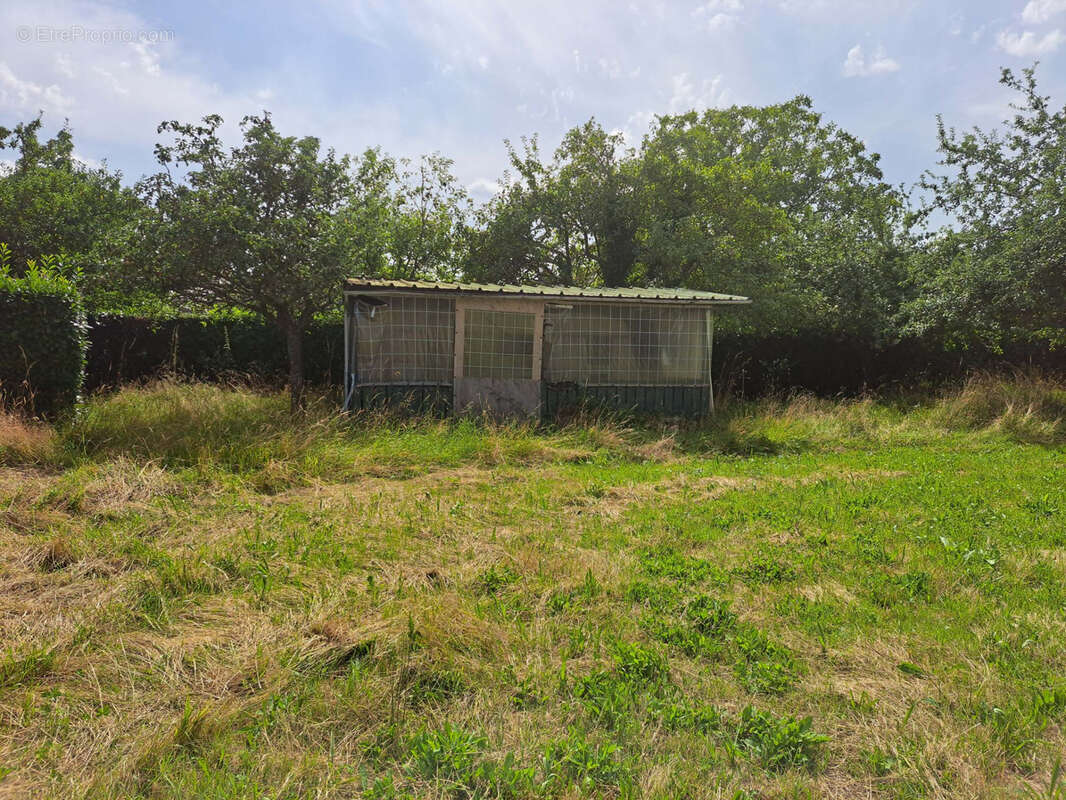Terrain à SAINT-CALAIS