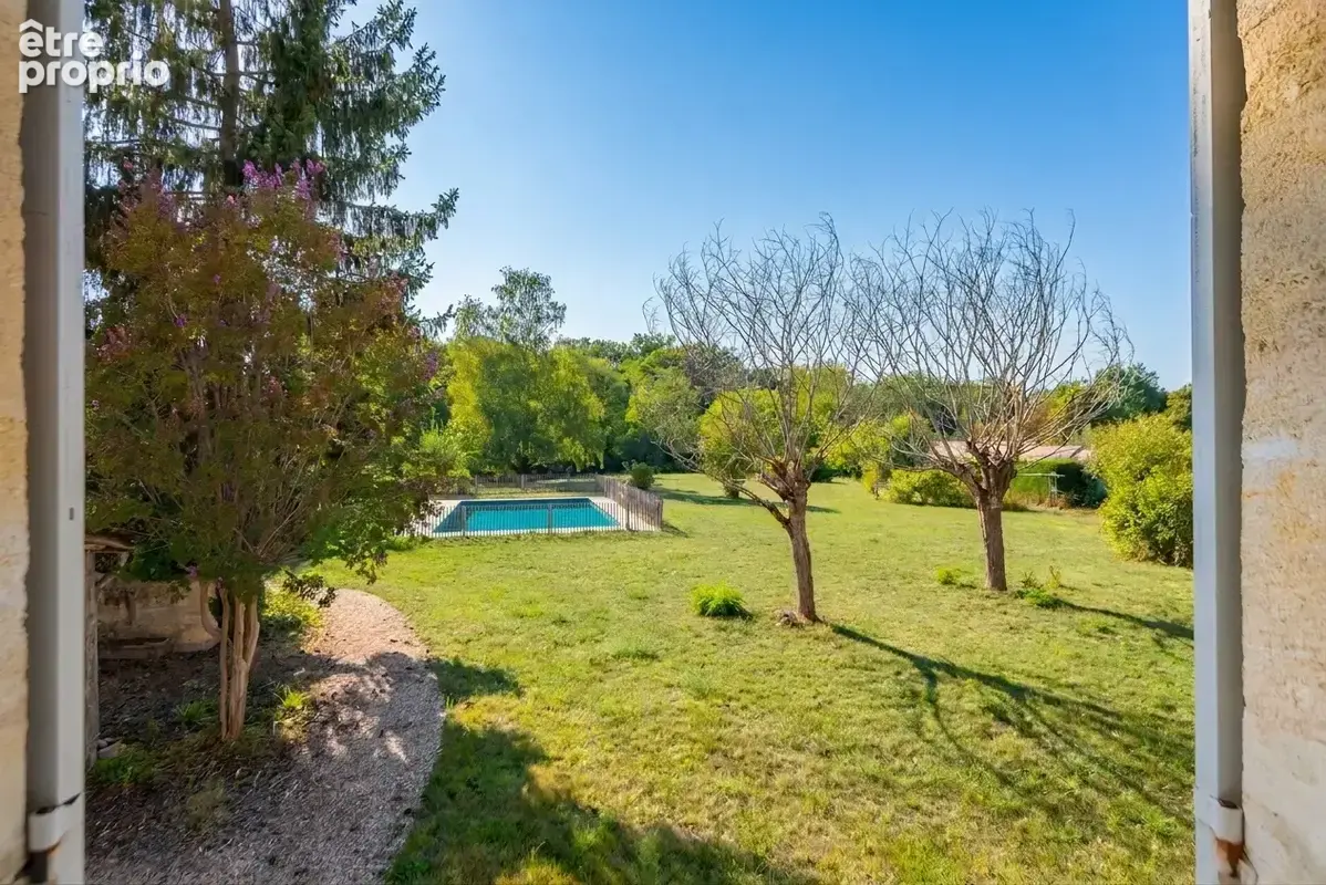 Propriete en pierre - 258 m2 + dependances - 4 ch - terrain de 9140 m2 - photo 3