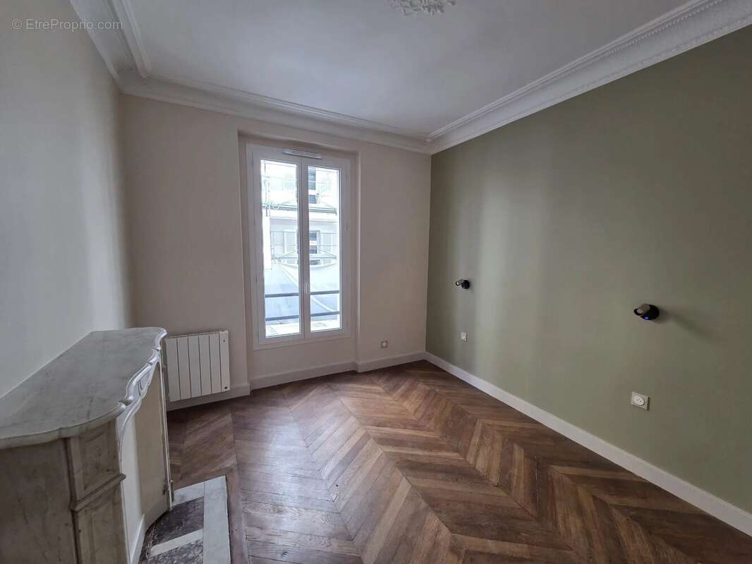 Appartement à LEVALLOIS-PERRET