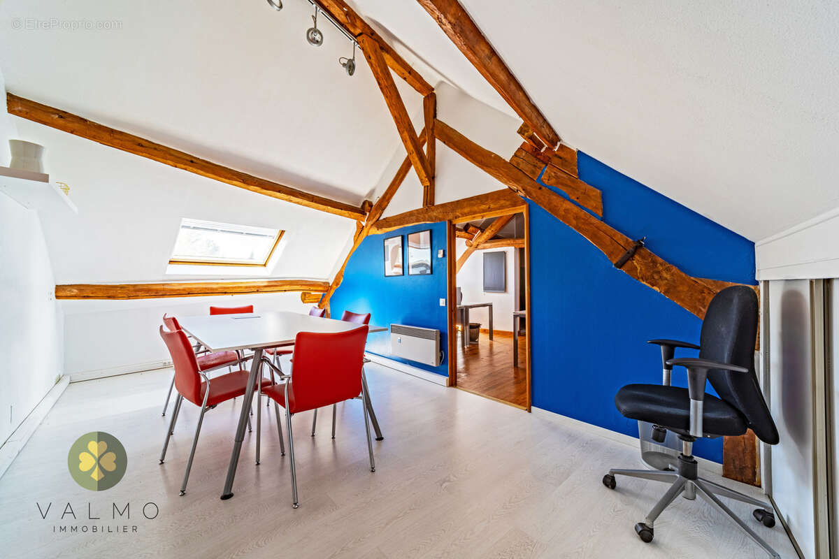 Maison à LA QUEUE-LES-YVELINES