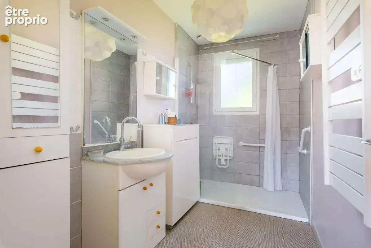 Maison 5 pièces 114 m² à vendre à Meyzieu (69330) - photo 8