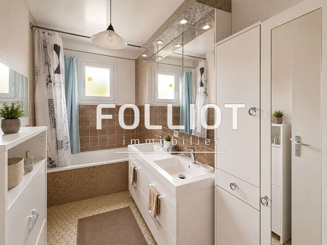 A VENDRE Campagne VER Pavillon 9500m² de terrain - photo 7