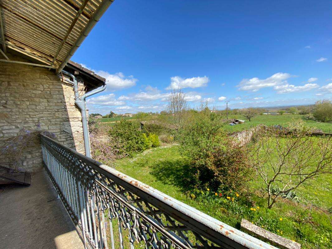 EXCLUSIVITÉ - Maison à vendre avec dépendances à Uchizy - photo 16