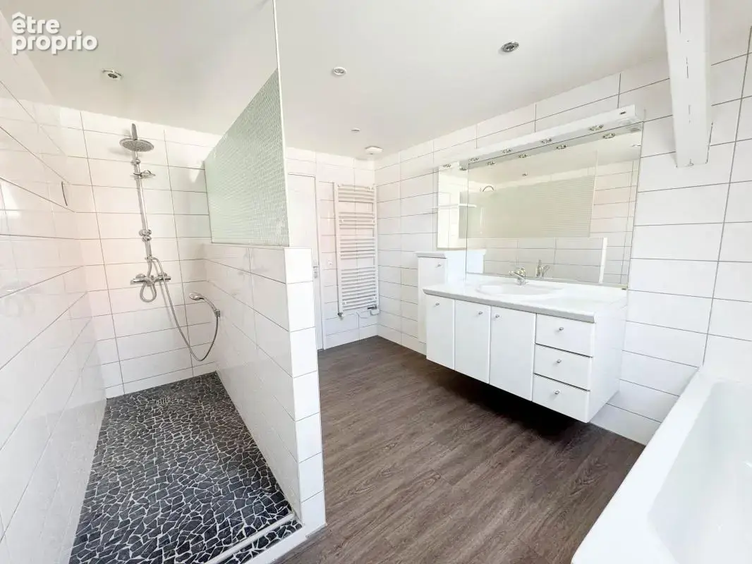 Maison mitoyenne en triplex de 170 m² avec jardin et garage au coeur de Lingolsheim - photo 9