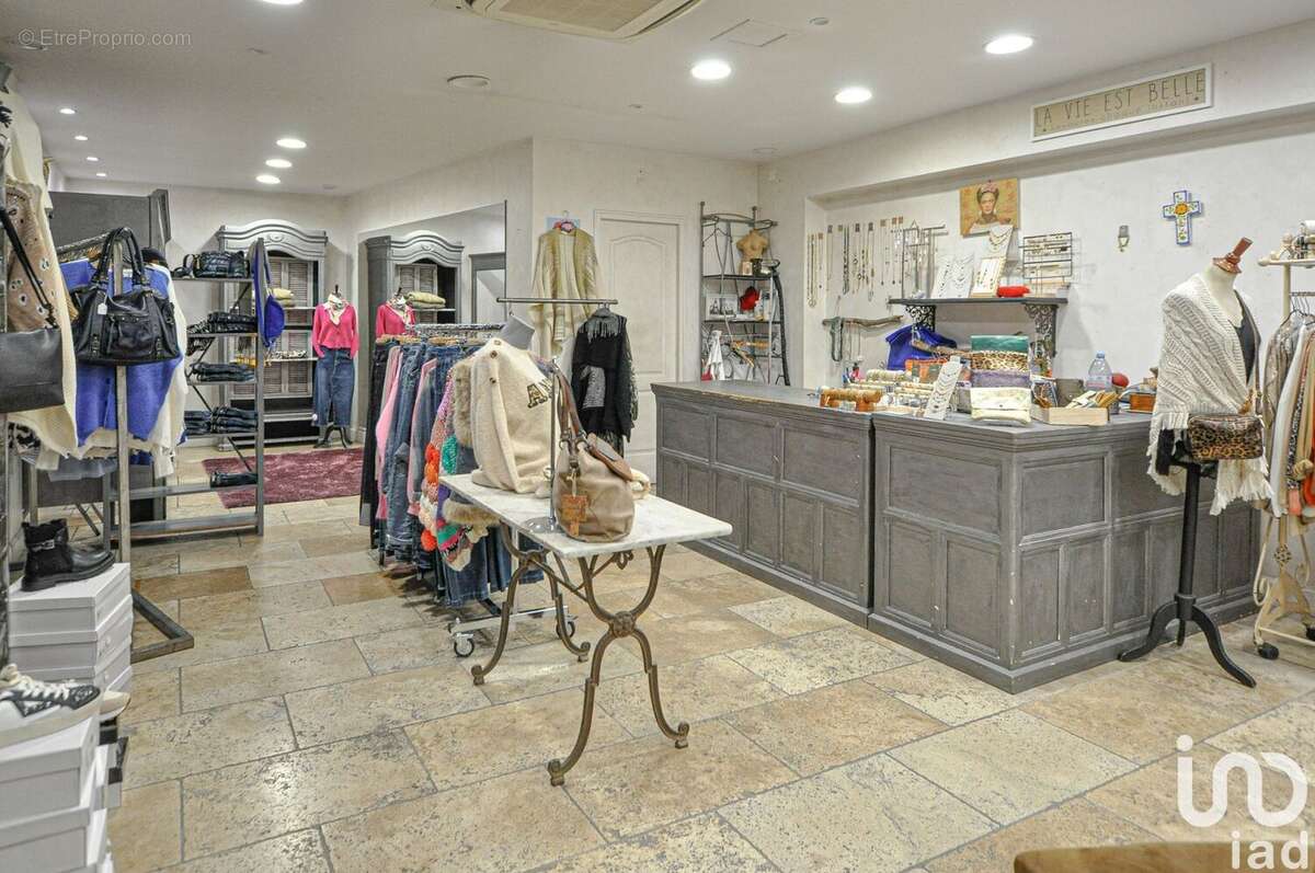 Photo 2 - Commerce à PERTUIS