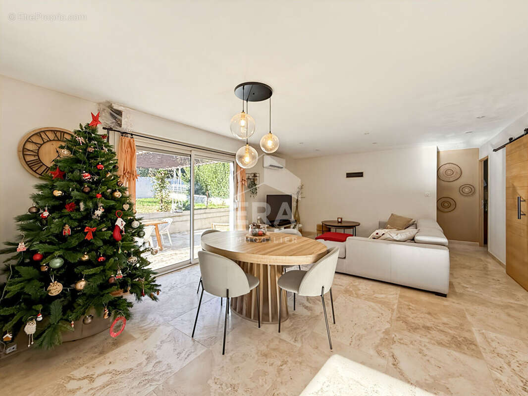 Maison à CHATEAURENARD