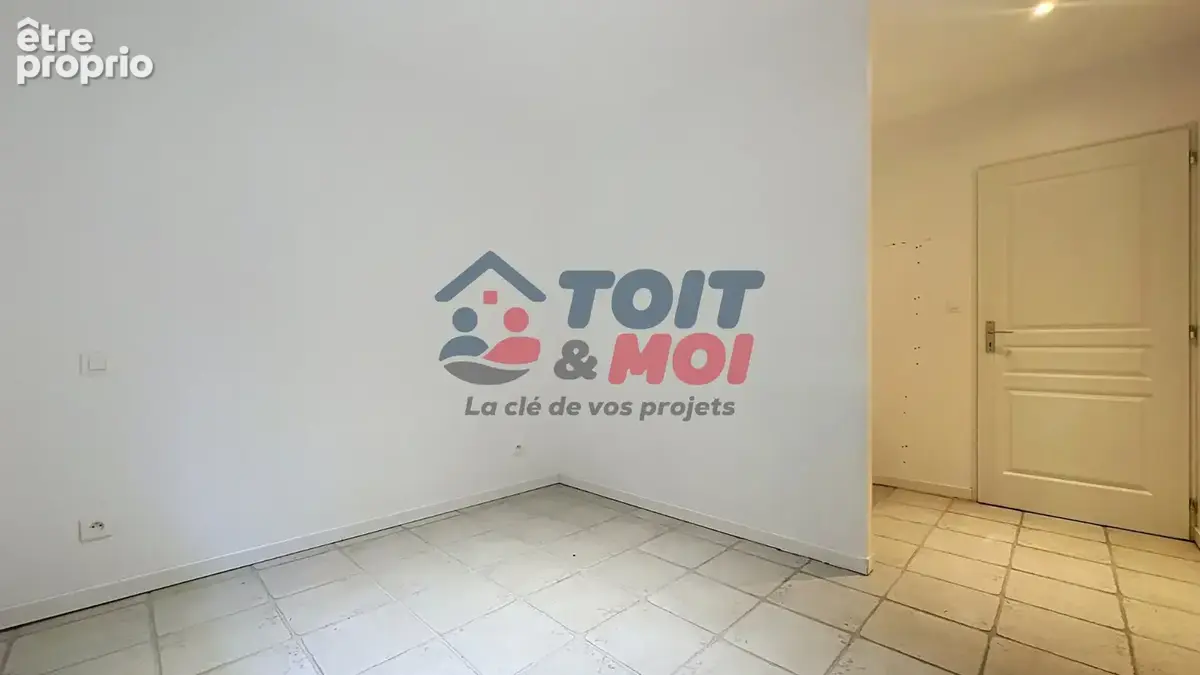 Maison de plain-pied   3 chambres   Terrain 617 m2   Garage - photo 8