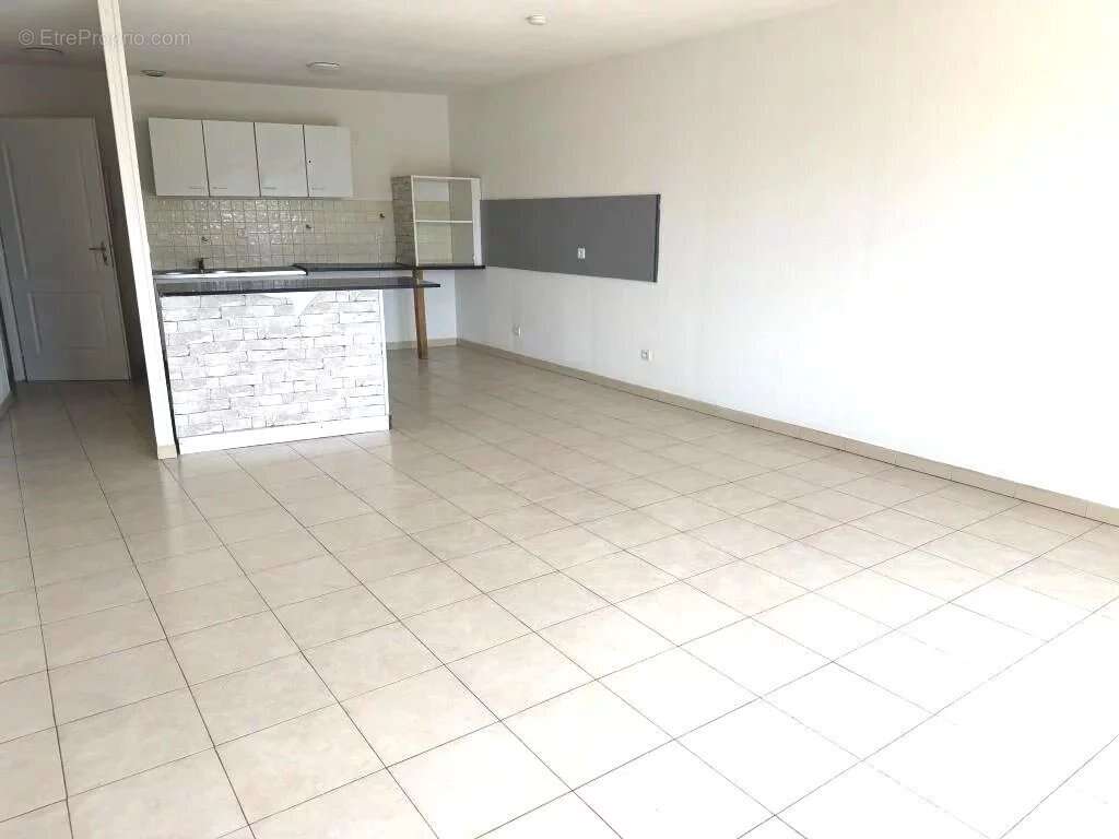 Appartement de type 3 avec terrasse et deux places de stationnement - photo 2
