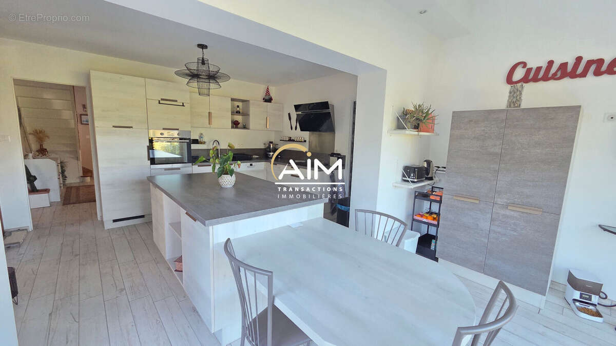 Maison à AZAY-SUR-CHER