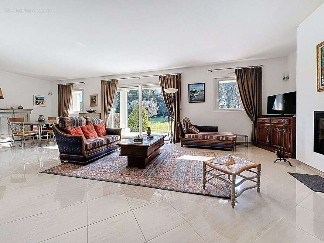 Maison à SAINT-CANNAT