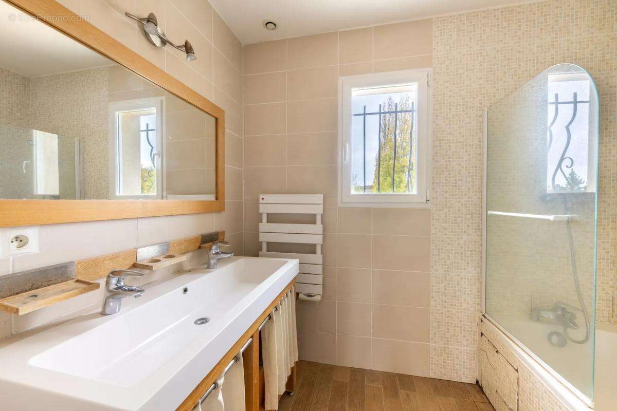 Maison à SAINT-LEGER-EN-YVELINES