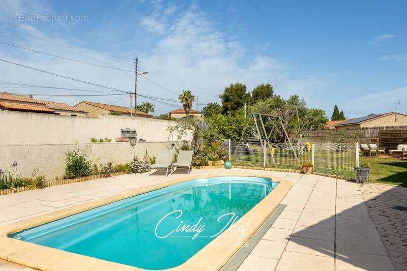 Maison à CHATEAUNEUF-LES-MARTIGUES