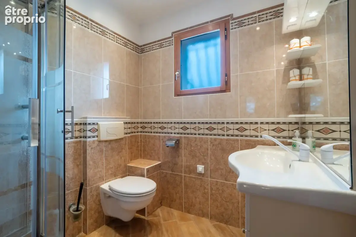 A 1,9 km du Brusc - Villa T4 de 108m2 hab. sur 652m2 de terrain avec piscine - photo 14