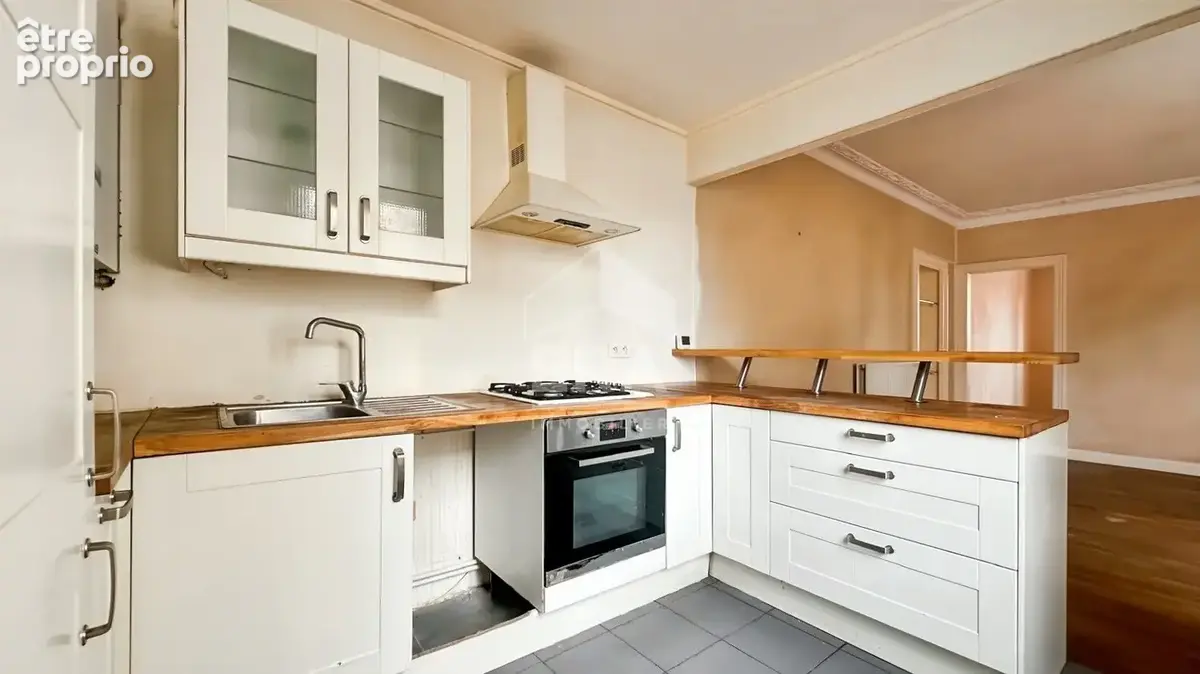 Appartement t3 de 82 m² avec box privatif - beaux volumes, cachet de l'ancien et vue privilégiée sur saint-benoît - photo 9