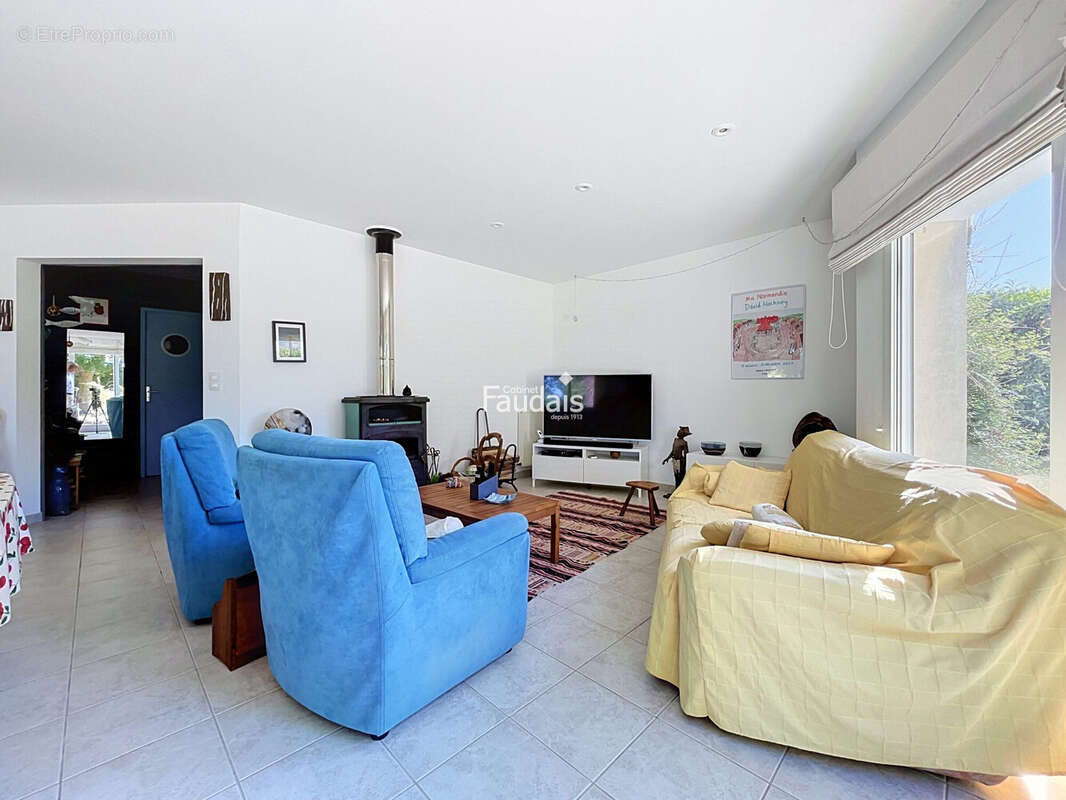 Maison 216 m² à Gouville-Sur-Mer  - photo 5