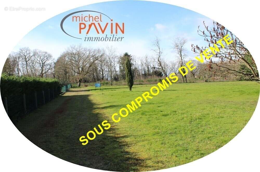 Terrain à LA GUERCHE-SUR-L'AUBOIS