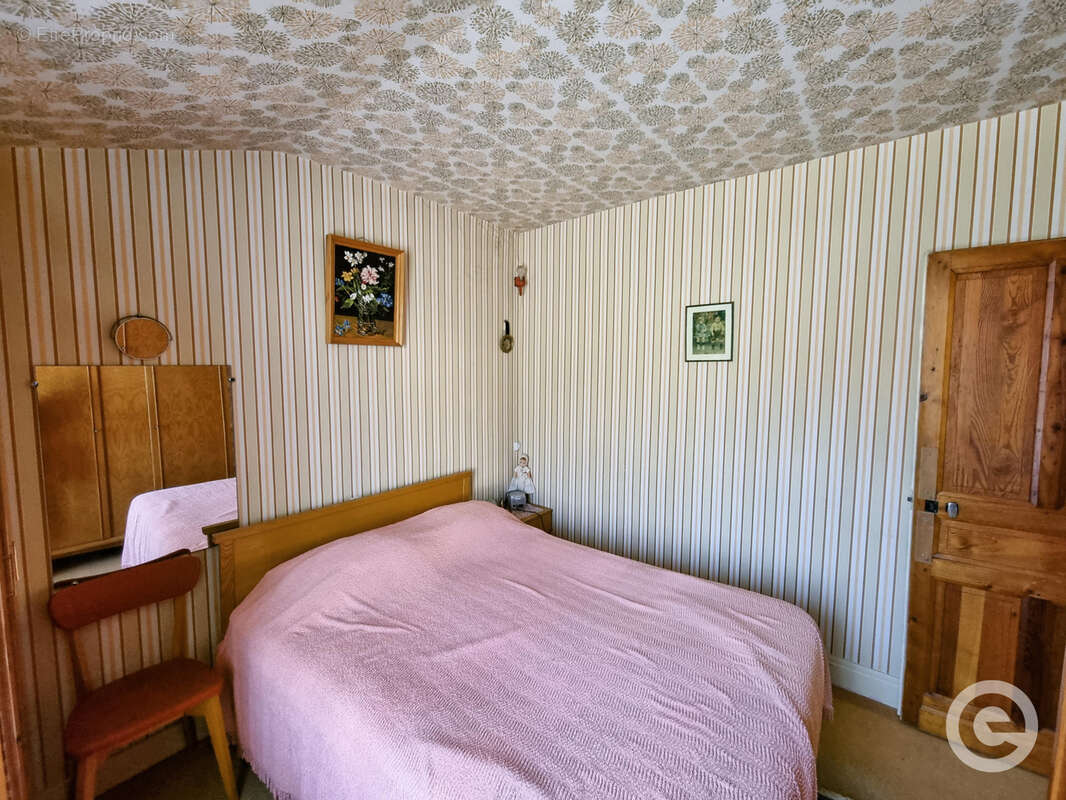 Maison à DUN-LES-PLACES