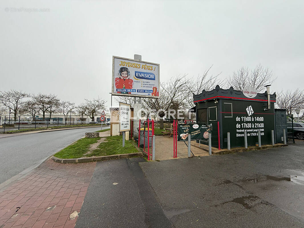 Commerce à RUBELLES