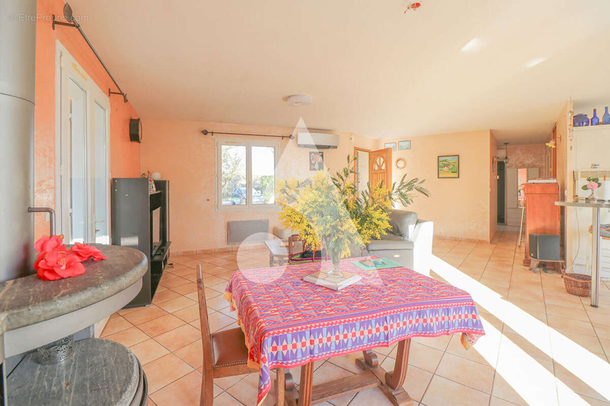 Maison de 122 m² avec Piscine et Grand Terrain Arboré Secteur Lavaur Ambres 4 pièce(s) - photo 15
