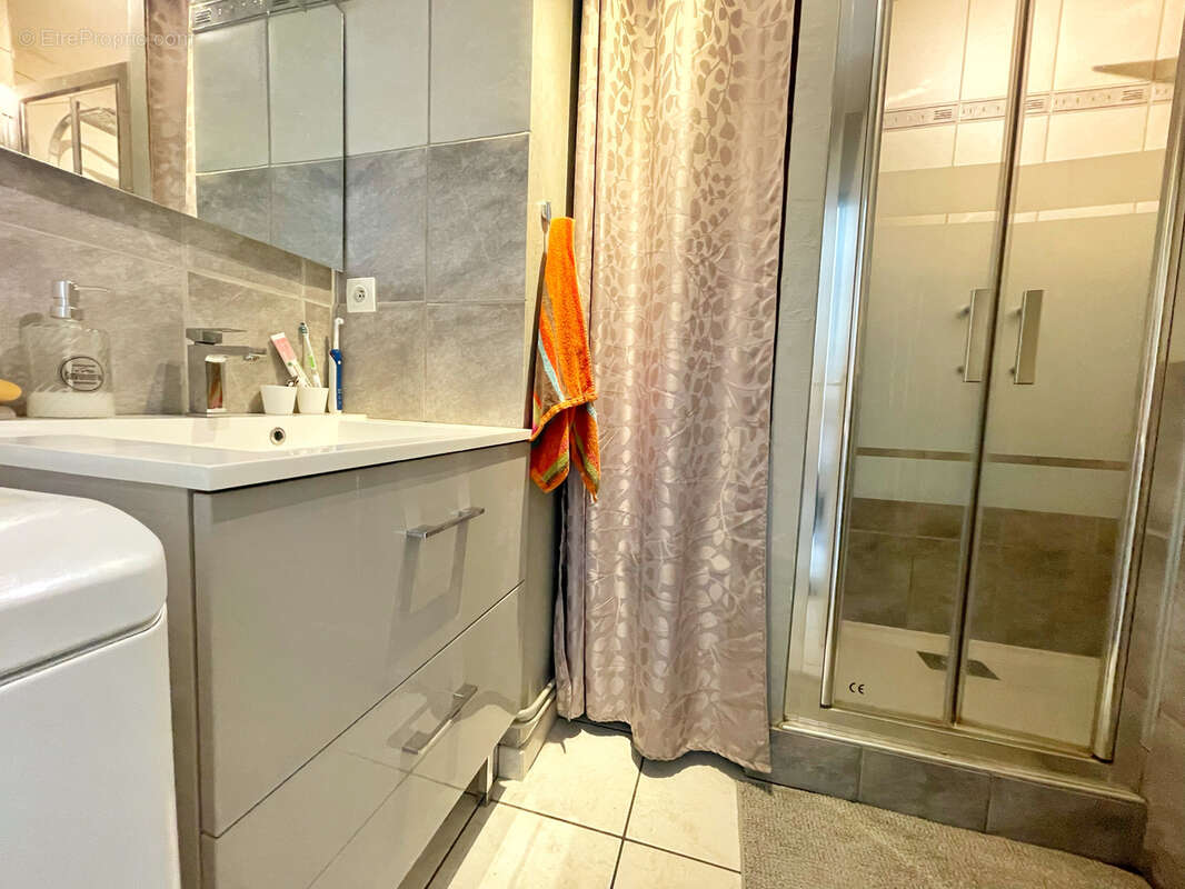 Appartement à CONDRIEU