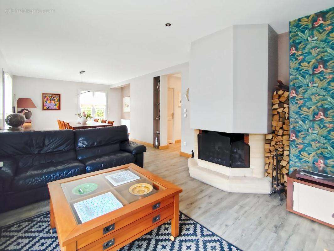 Maison à VERNEUIL-SUR-SEINE