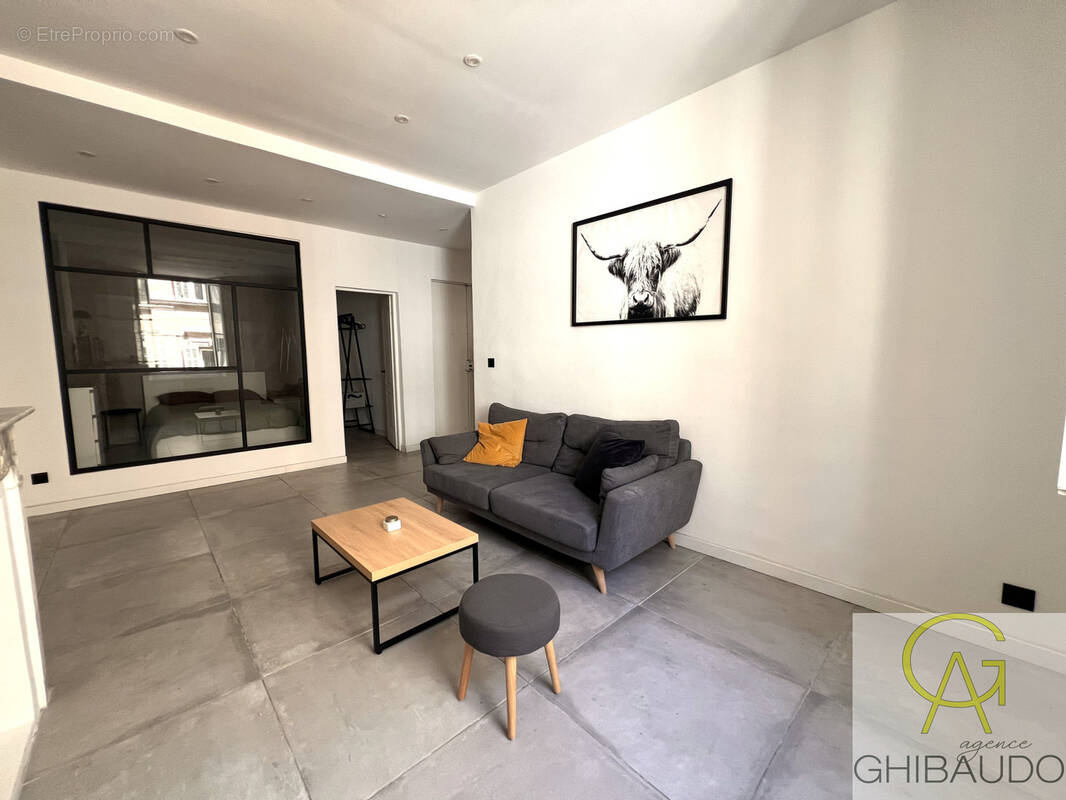 Appartement à MARSEILLE-6E