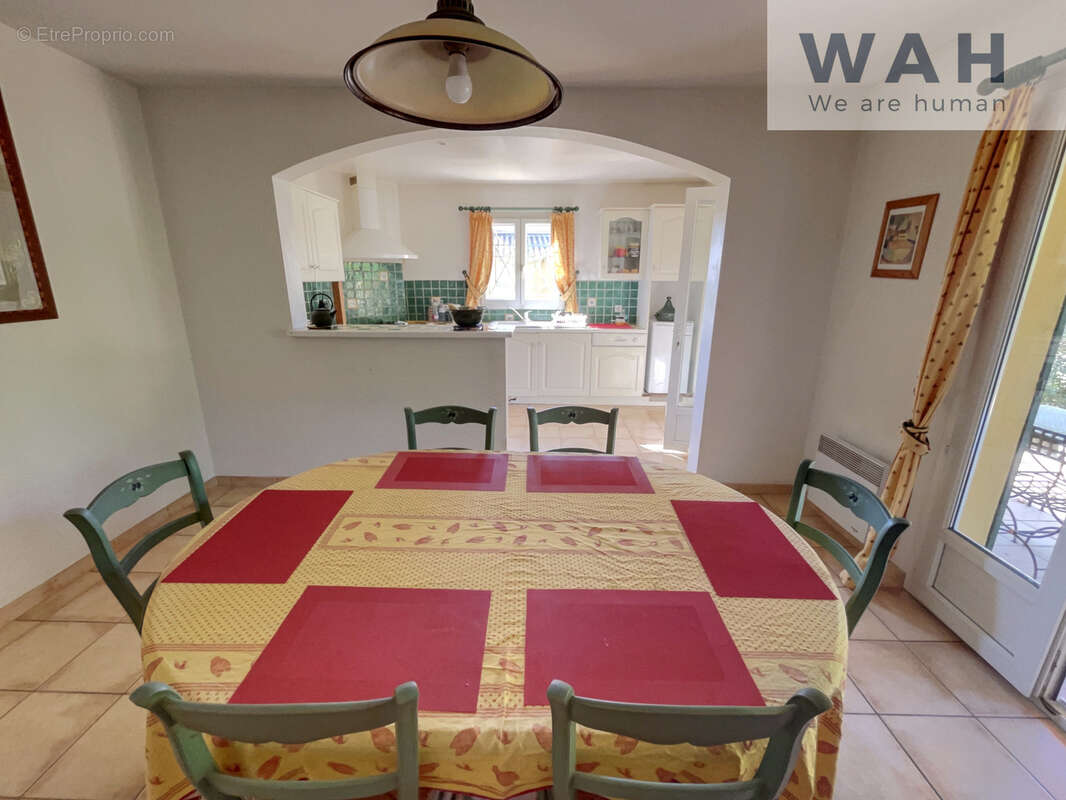 Maison de plain-pied p4 de 115 m2 sur un terrain clos et arbore de 850 m2 avec garage - clarensac, vaunage. - photo 4